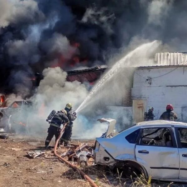 Gran incendio en un predio policial de Barracas